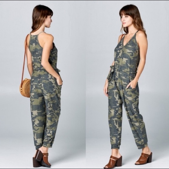 LAST ONE! 🛍 Camo Jumpsuit - Picture 5 of 6